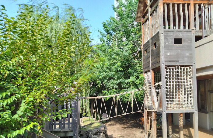 認定こども園聖愛幼稚園園庭の遊具