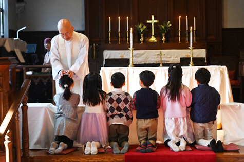 教会での祝福式の様子